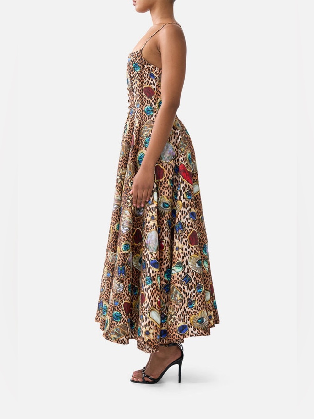 Camilla Corset Dress With Long Flared Skirt
Nazar Nirvana - Picture 5 of 8